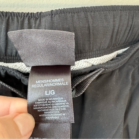 The North Face Men's Black Shorts Pockets Size Large Outdoor Sports Hiking - Picture 4 of 6